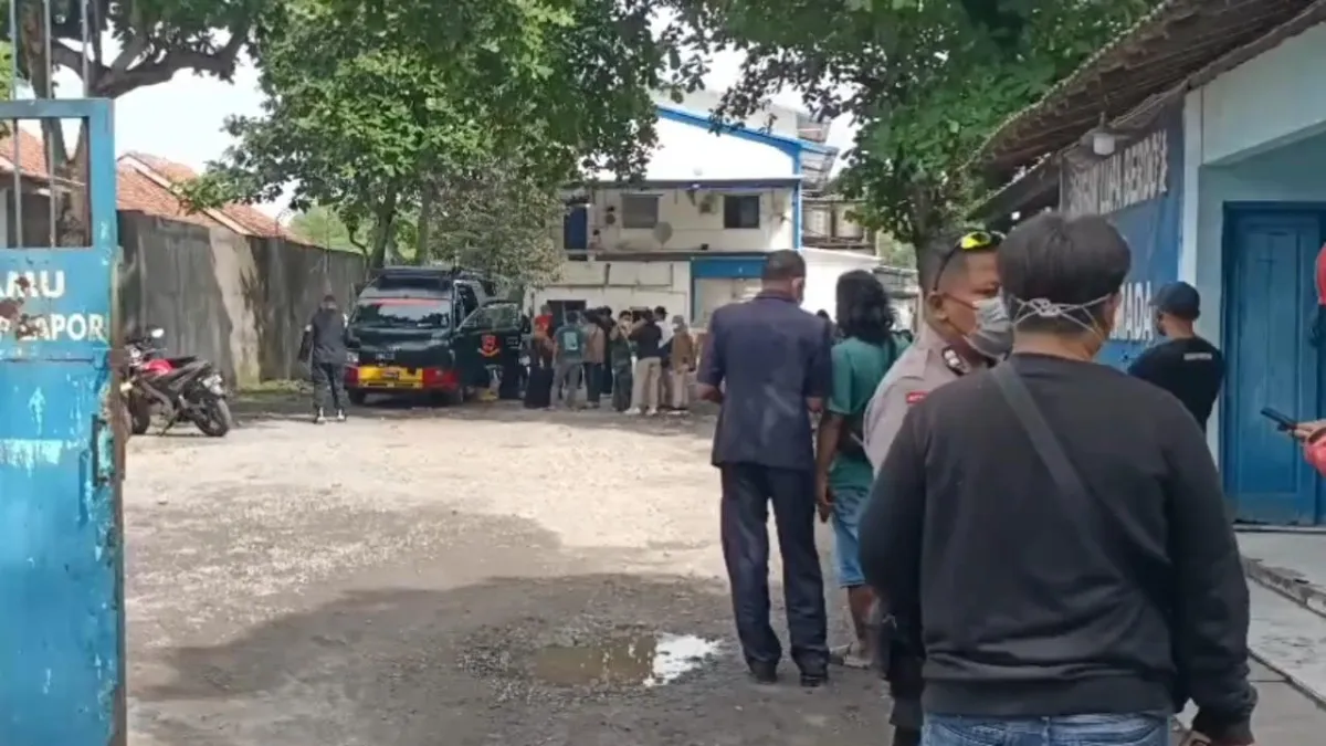 Kebocoran Gas Amonia di Pabrik Es Sleman, Puluhan Warga Sesak Napas dan Mengungsi Tengah Malam