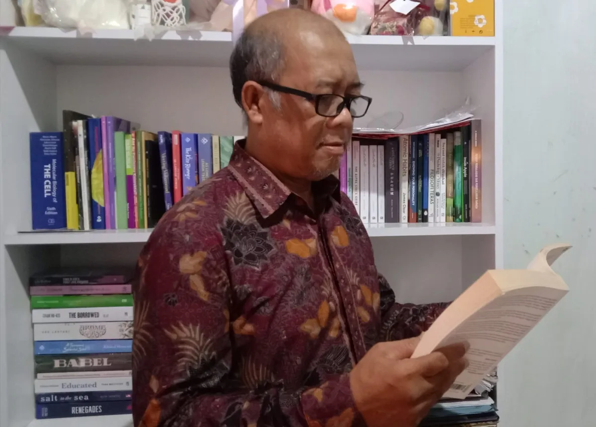 Nasib Penulis Buku Pelajaran di Era AI: Tidak Hilang, Tapi Dipaksa Berubah