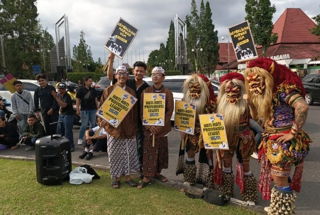 Tari Gedruk, Hadrah, dan Merpati Perdamaian di Bundaran UGM, Aksi Budaya Tolak Segala Jenis Provokasi, UGM Kena Sorot